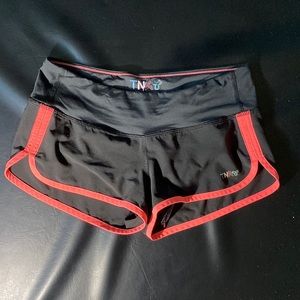 TNA Aritzia low rise shorts (xxs)